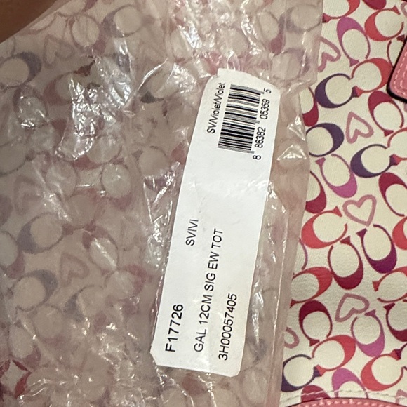 Coach Pink, Purple And White Tote Bag With Heart Design - Picture 11 of 11